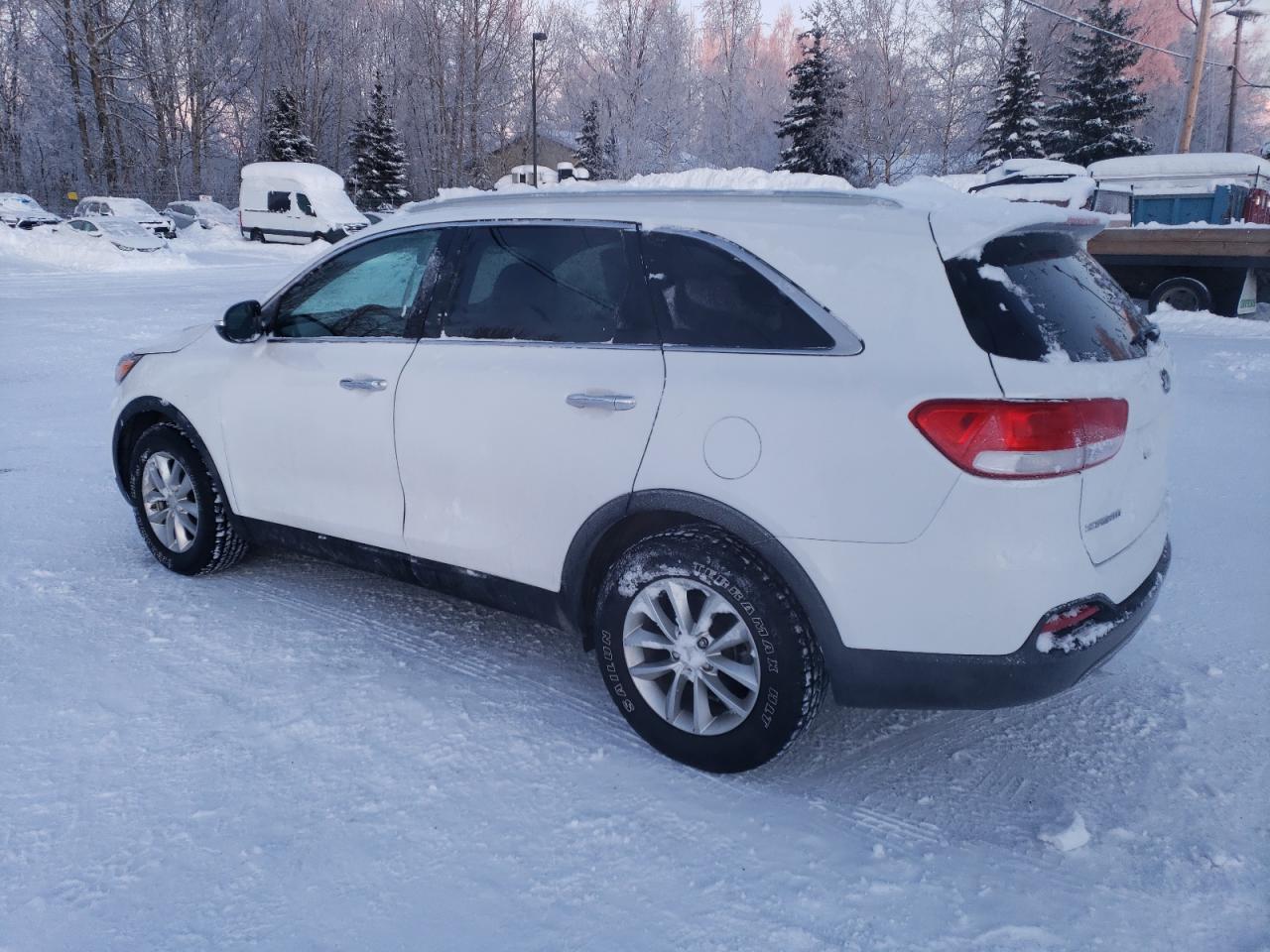Image 2 of 2016 KIA SORENTO LX 2016 with VIN 5XYPGDA51GG047781