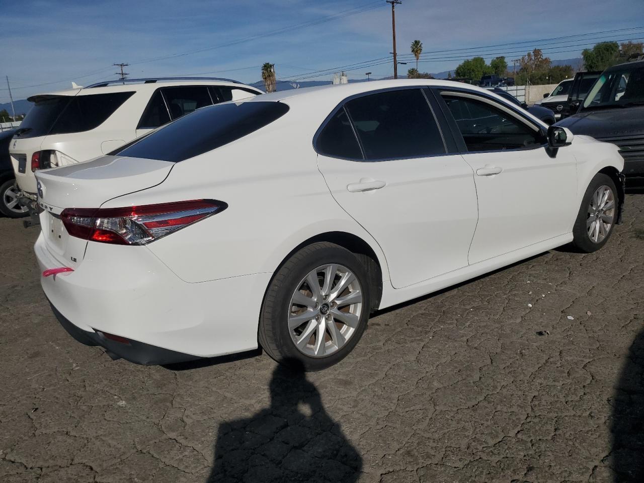 Изображение 3 2019 TOYOTA CAMRY L 2019 с VIN 4T1B11HK7KU190484
