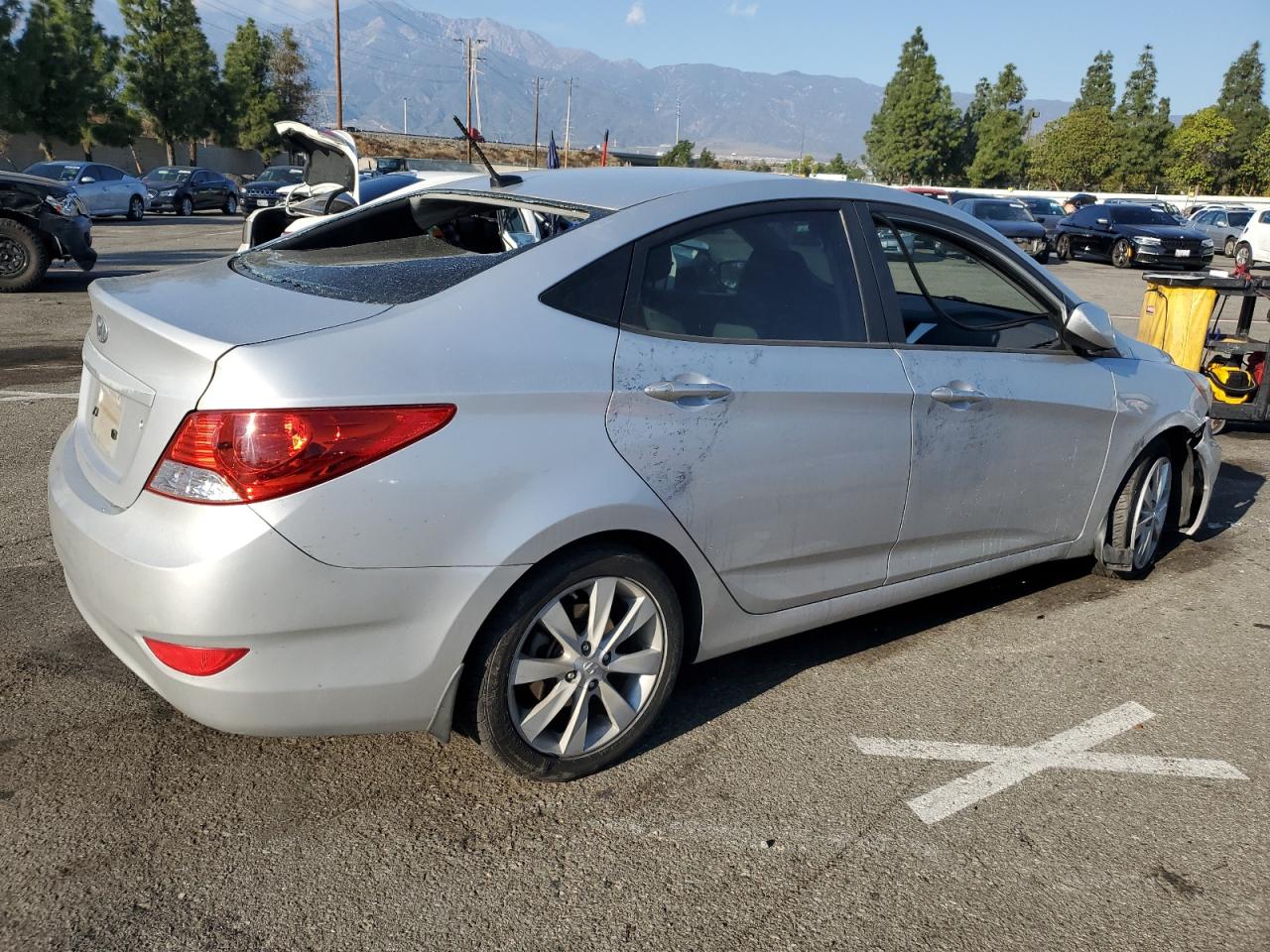 Obraz 3 z 2012 HYUNDAI ACCENT GLS 2012 z VIN KMHCU4AE5CU121621