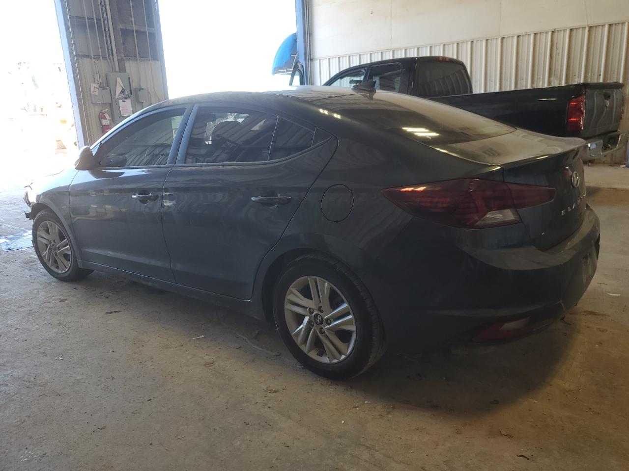 Image 2 of 2020 HYUNDAI ELANTRA SEL 2020 with VIN 5NPD84LF4LH575713
