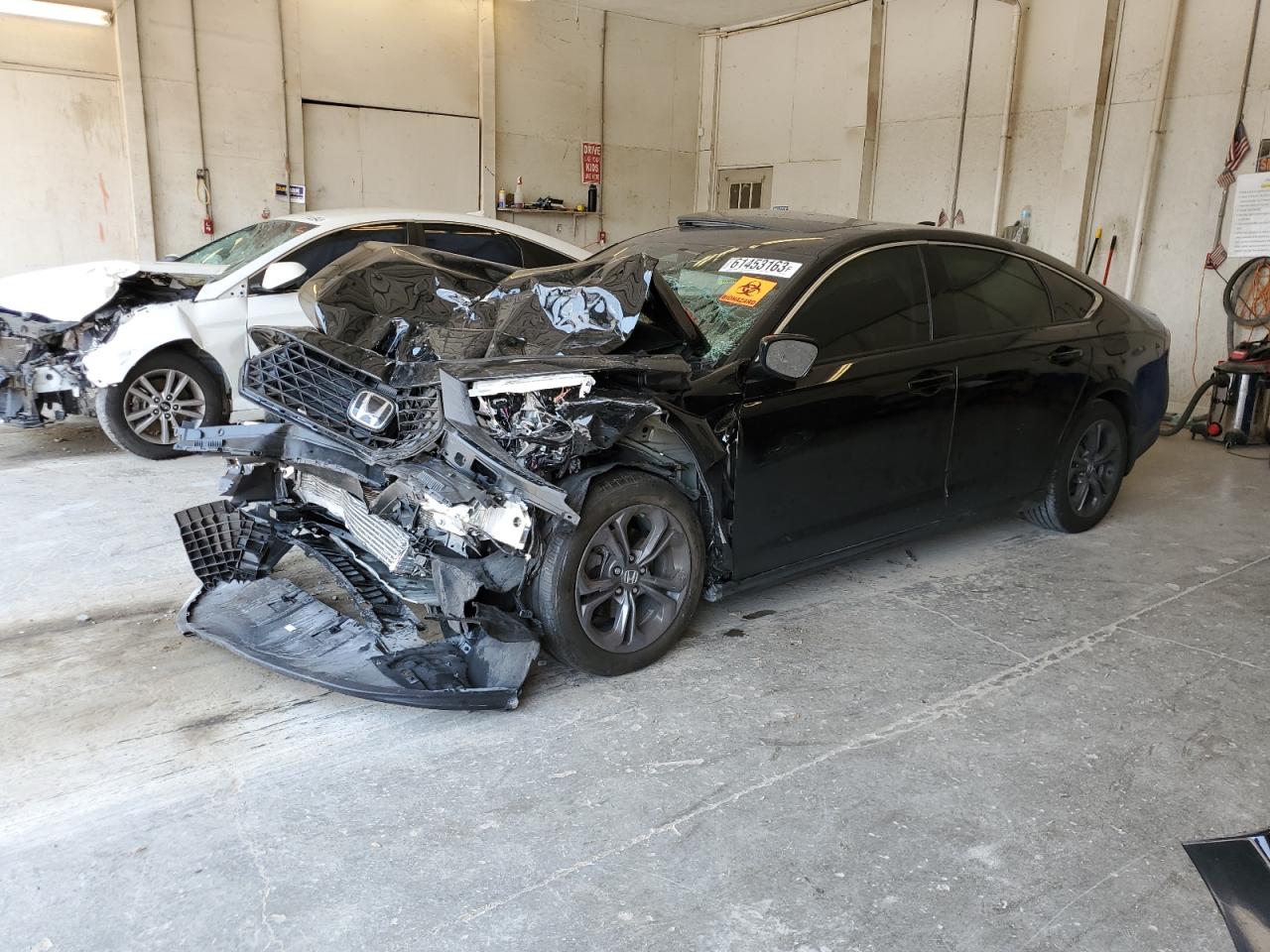 Obraz 1 z 2023 HONDA ACCORD EX 2023 z VIN 1HGCY1F33PA011061