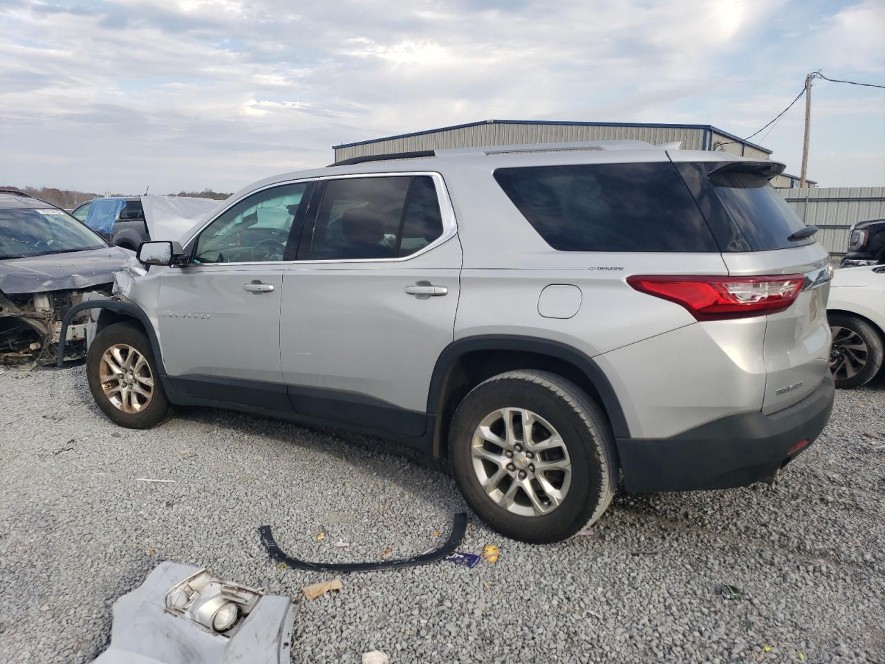 Obraz 2 z 2018 CHEVROLET TRAVERSE LT 2018 z VIN 1GNERGKW4JJ245053