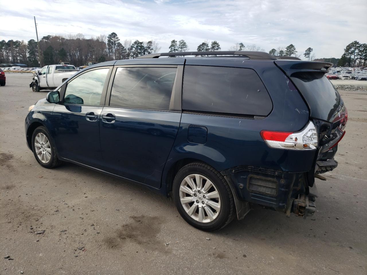 Image 2 of 2012 TOYOTA SIENNA LE 2012 with VIN 5TDJK3DC3CS044595