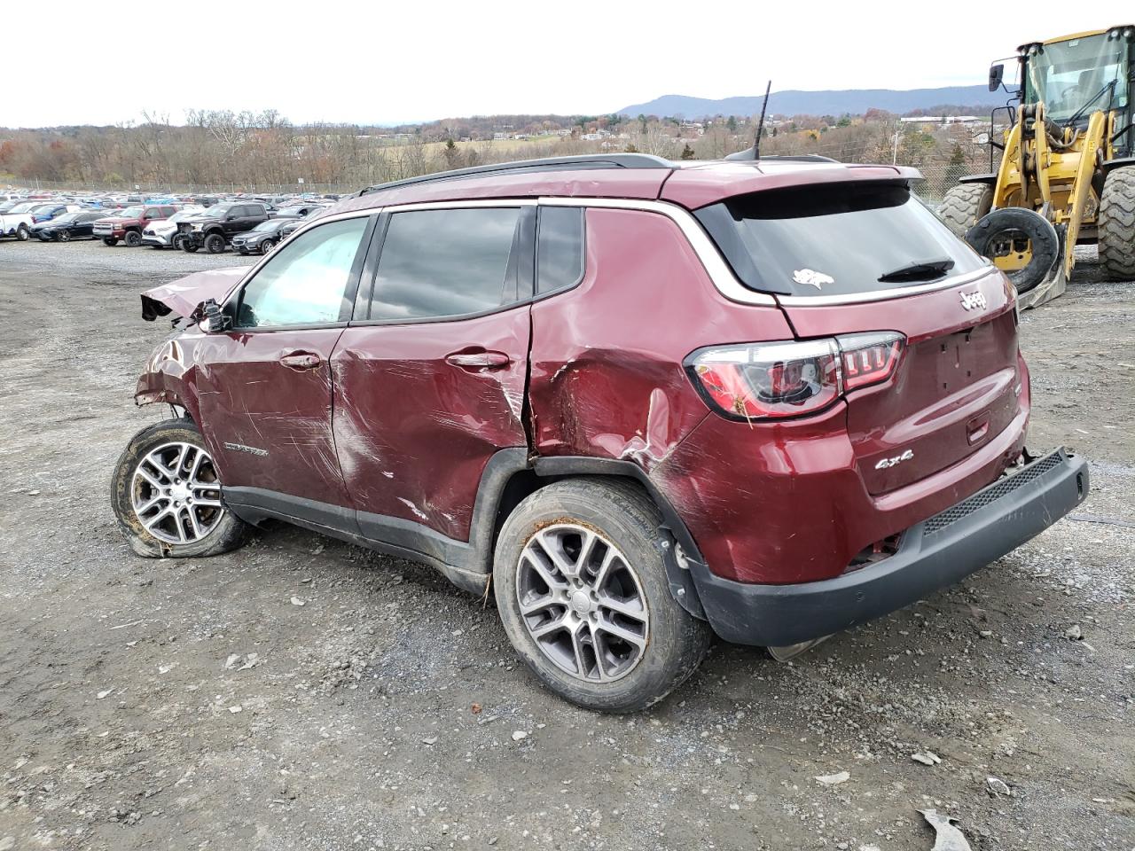 Obraz 2 z 2020 JEEP COMPASS LATITUDE 2020 z VIN 3C4NJDBBXLT255478
