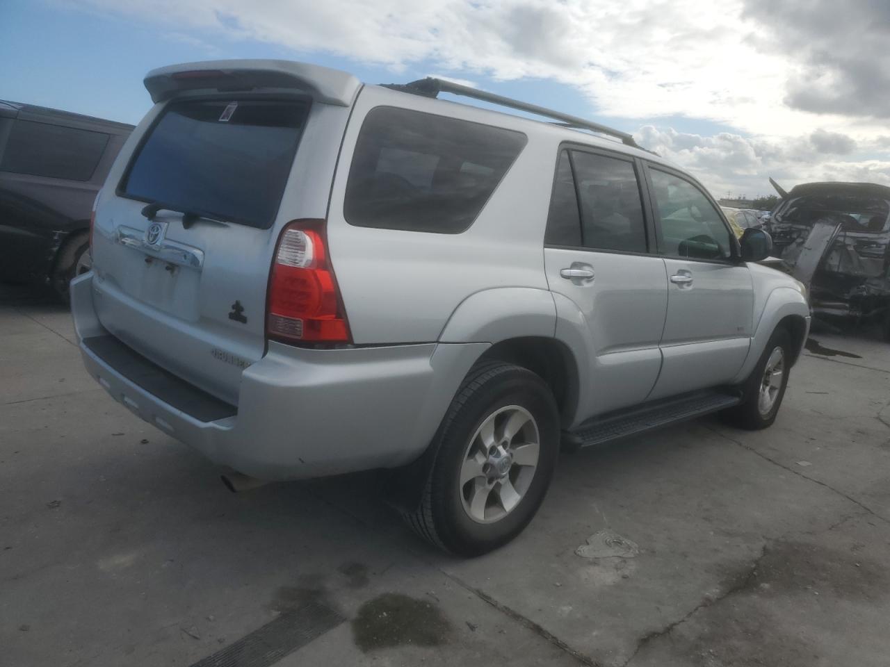 Image 3 of 2006 TOYOTA 4RUNNER SR5 2006 with VIN JTEZU14R268062774