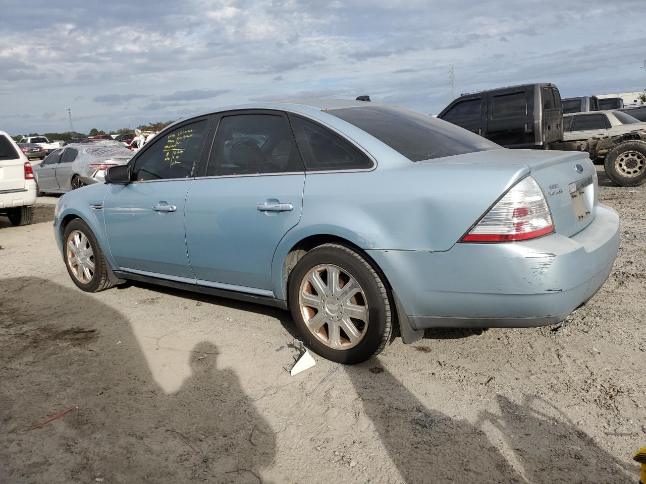 Image 2 of 2008 FORD TAURUS LIMITED 2008 with VIN 1FAHP25W68G135841