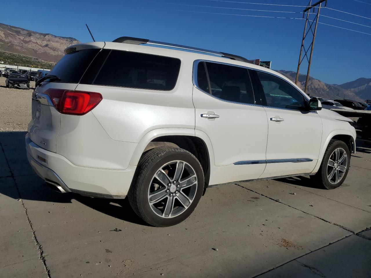 Obraz 3 z 2017 GMC ACADIA DENALI 2017 z VIN 1GKKNXLS1HZ298585