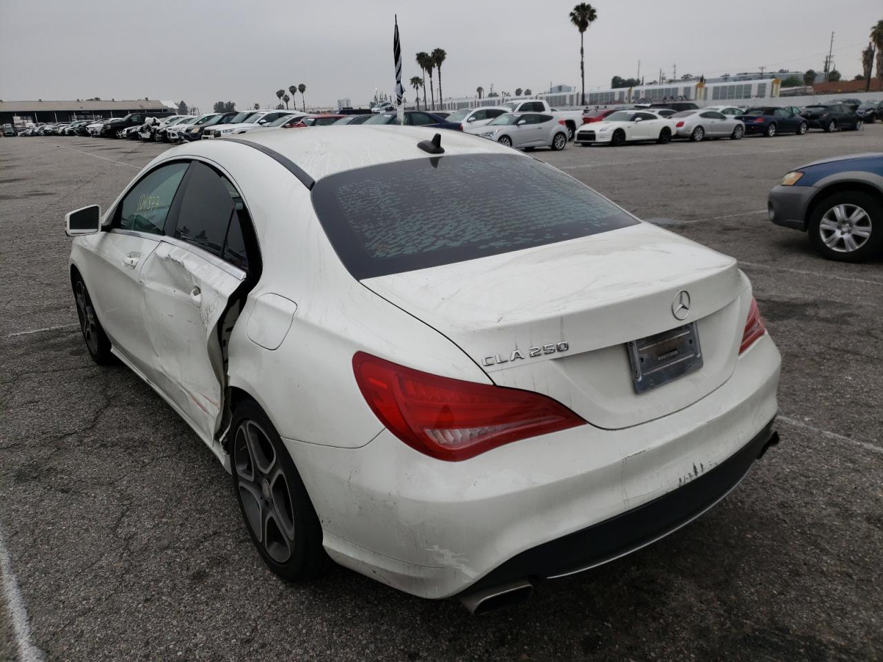 Image 3 of 2014 MERCEDES-BENZ CLA 250 2014 with VIN WDDSJ4EB7EN156592