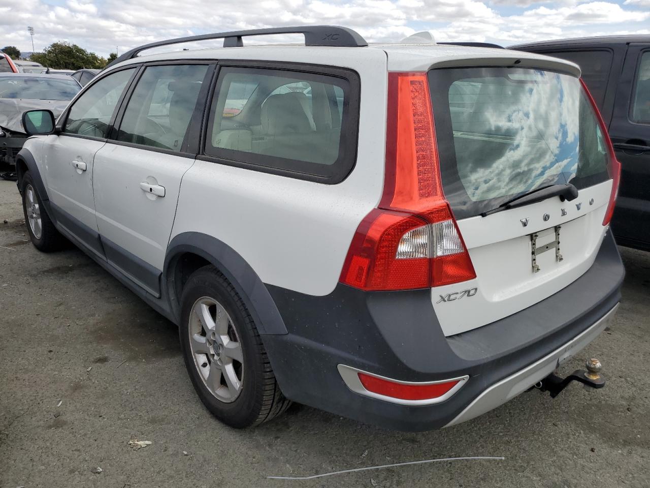 Image 2 of 2008 VOLVO XC70  2008 with VIN YV4BZ982181040194