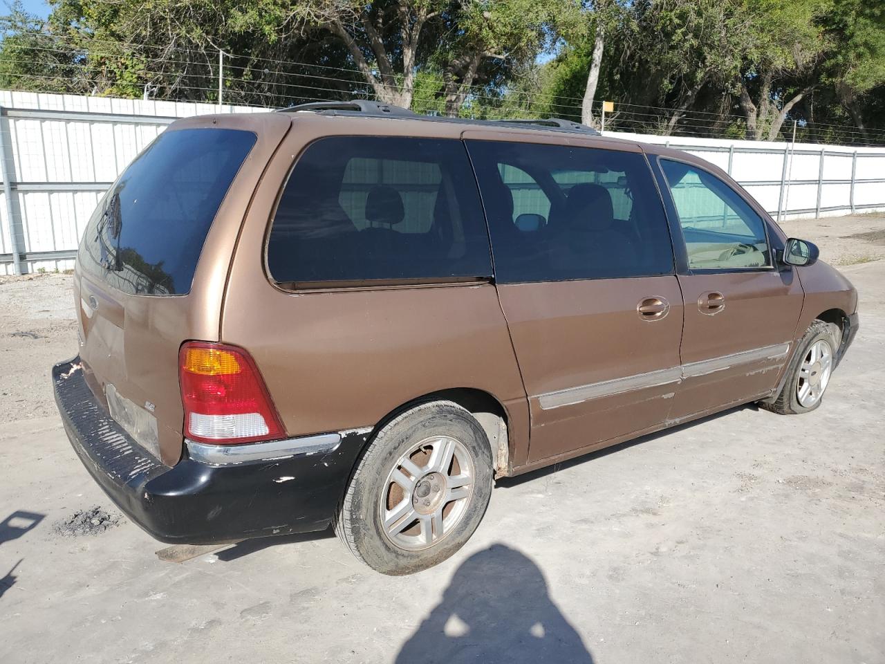 Image 3 of 2002 FORD WINDSTAR SE 2002 with VIN 2FMZA52412BA37217