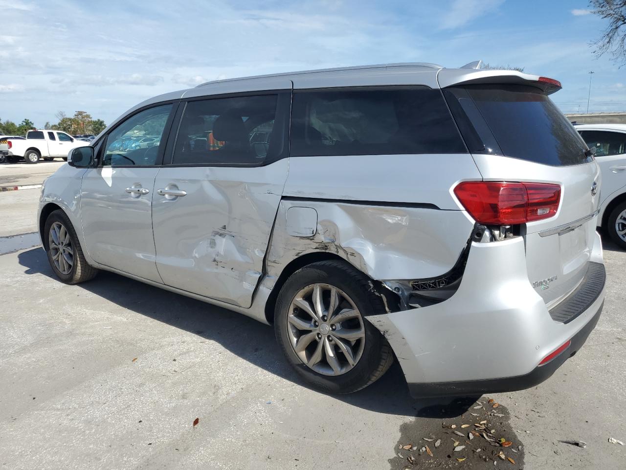 Image 2 of 2019 KIA SEDONA LX 2019 with VIN KNDMB5C13K6511991