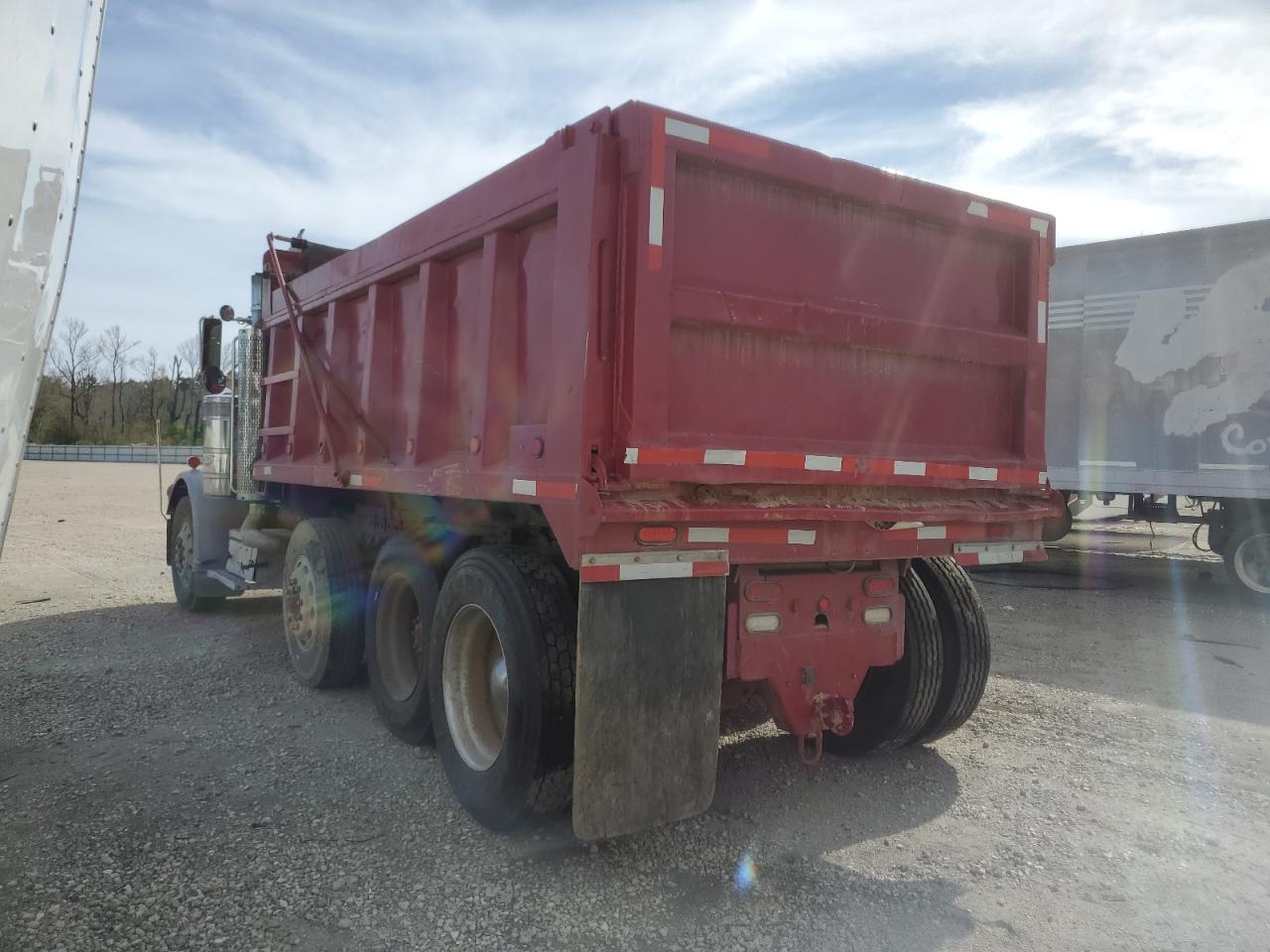 Image 3 of 1984 PETERBILT 359  1984 with VIN 1XP9DN9X7EP175707
