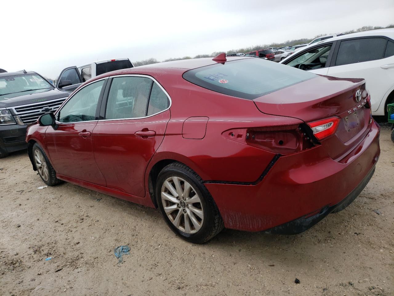 Obraz 2 z 2019 TOYOTA CAMRY L 2019 z VIN 4T1B11HK4KU699075