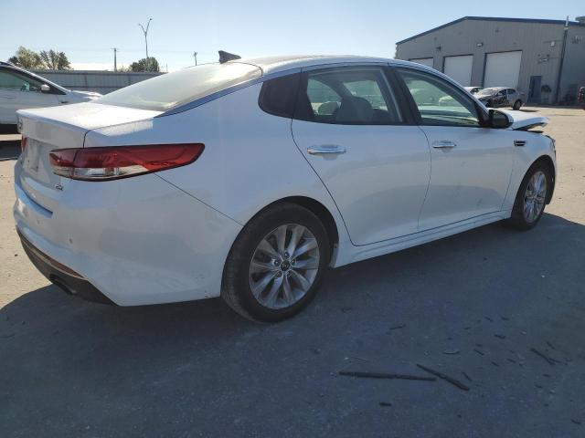 Obraz 3 z 2016 KIA OPTIMA EX 2016 z VIN 5XXGU4L35GG088911