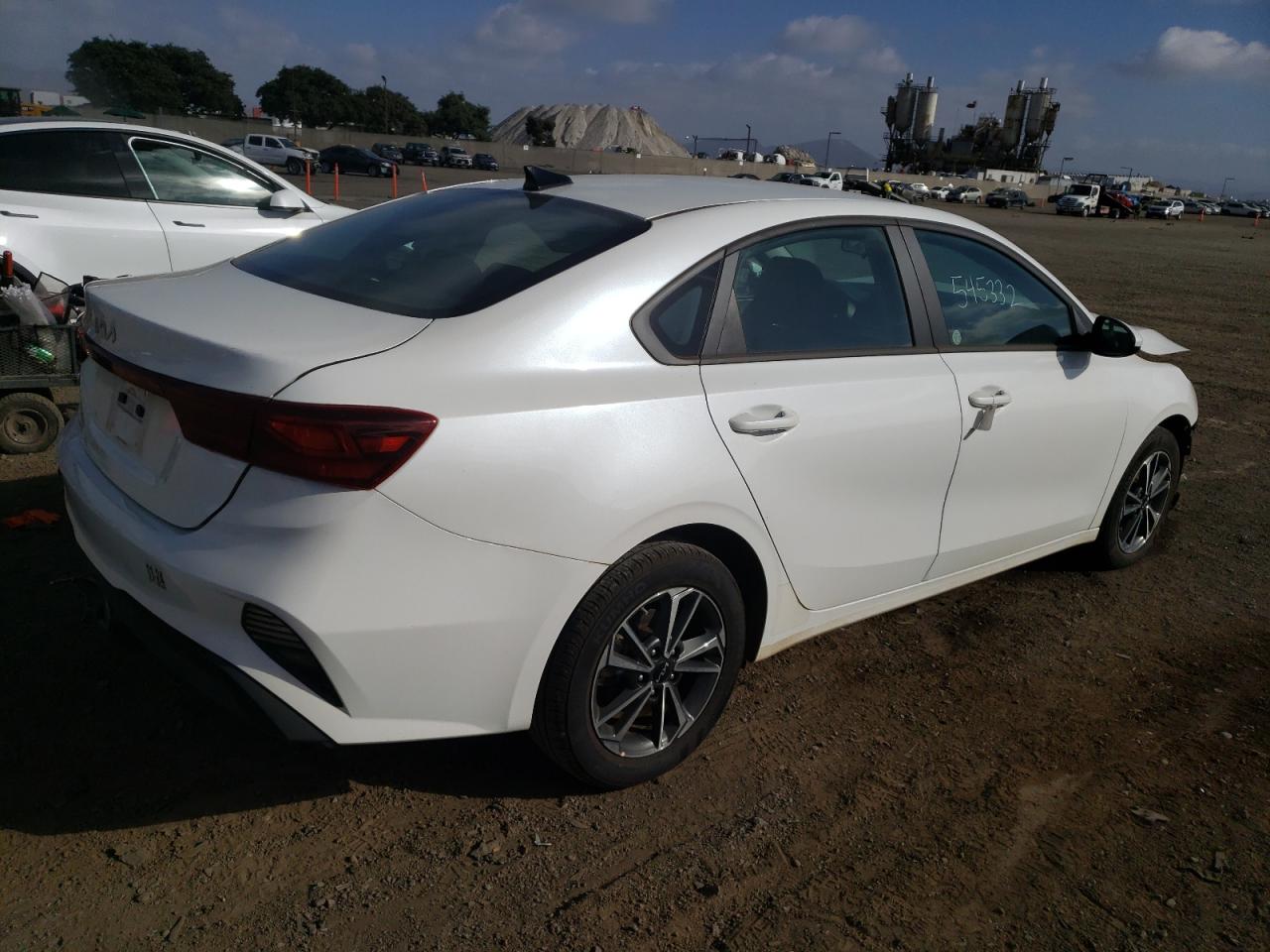 Изображение 3 2023 KIA FORTE LX 2023 с VIN 3KPF24ADXPE545332