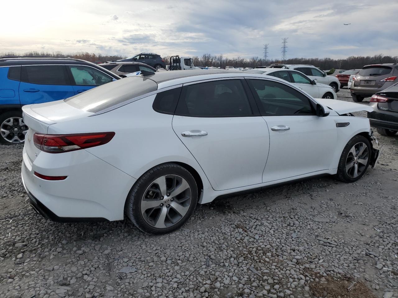 Image 3 of 2019 KIA OPTIMA LX 2019 with VIN 5XXGT4L33KG290996