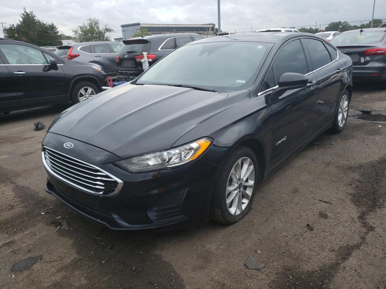 Image 1 of 2019 FORD FUSION SE 2019 with VIN 3FA6P0LU8KR121713