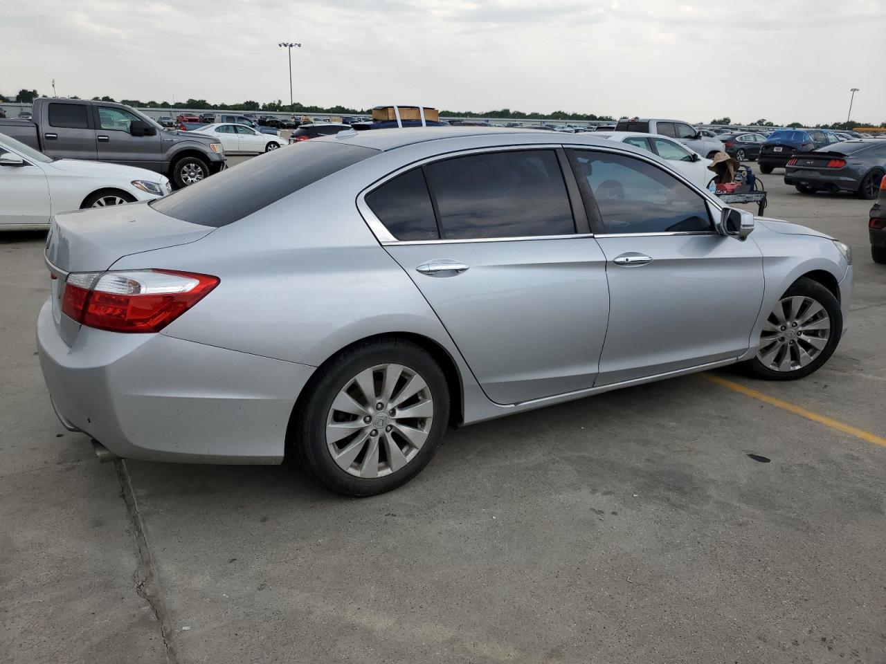 Изображение 3 2015 HONDA ACCORD EXL 2015 с VIN 1HGCR2F85FA182939