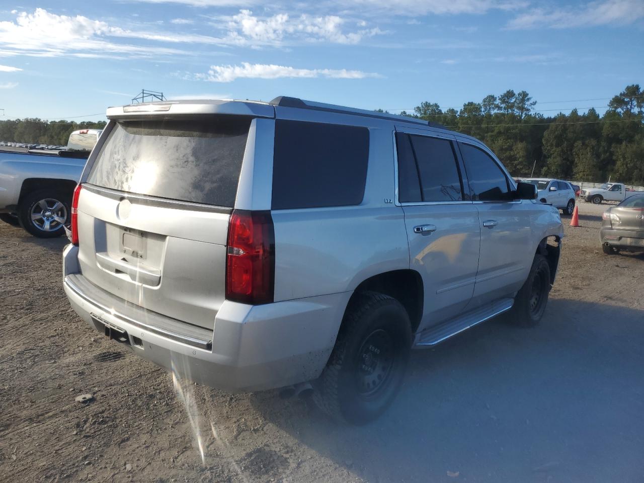Изображение 3 2015 CHEVROLET TAHOE C1500 LTZ 2015 с VIN 1GNSCCKCXFR107187