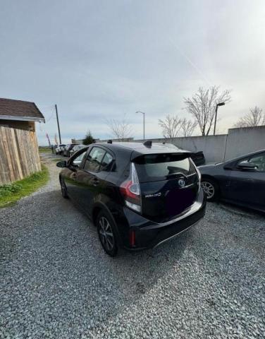 Obraz 3 z 2018 TOYOTA PRIUS C  2018 z VIN JTDKDTB38J1606406