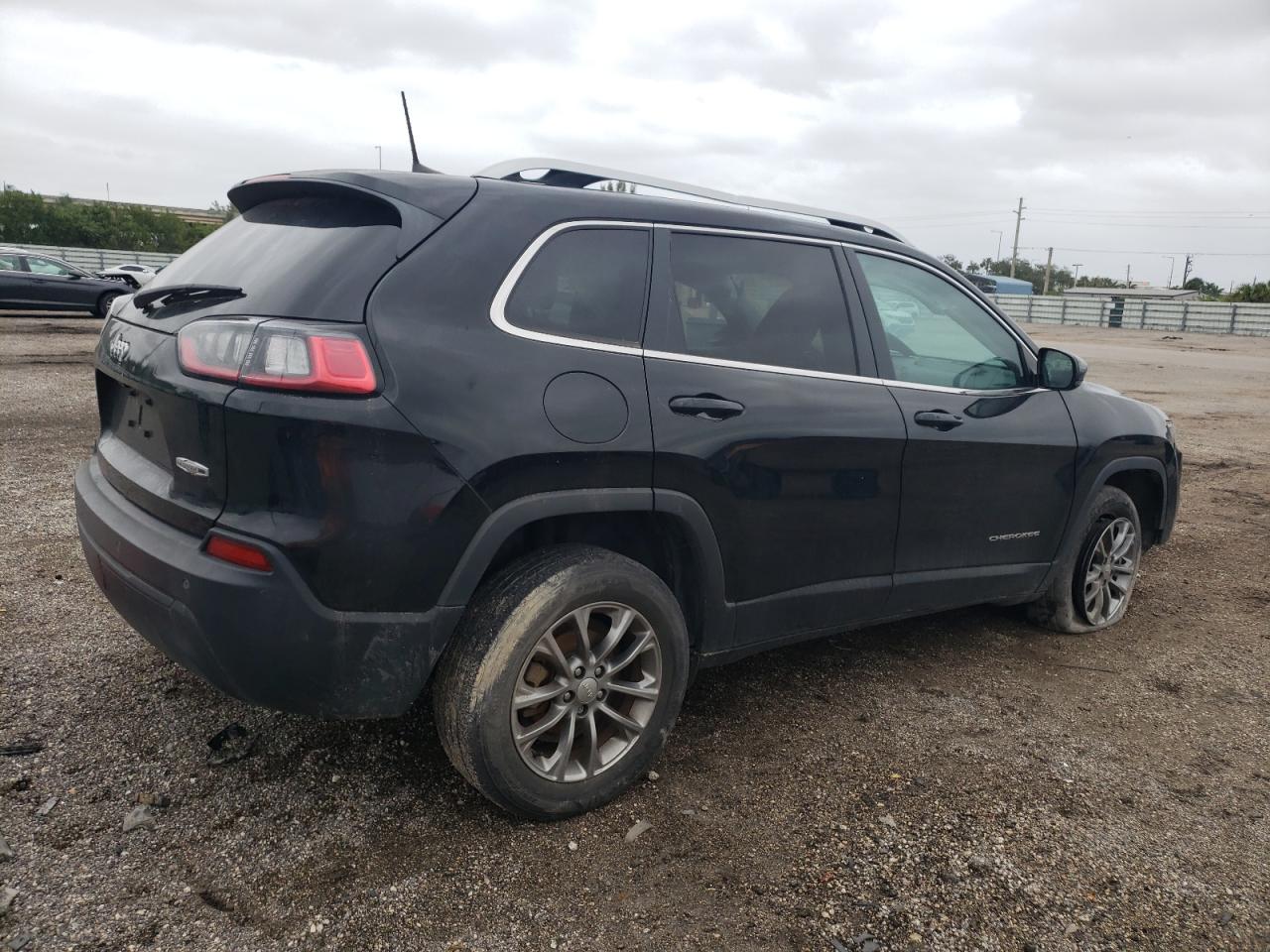 Image 3 of 2020 JEEP CHEROKEE LATITUDE PLUS 2020 with VIN 1C4PJLLB6LD649227