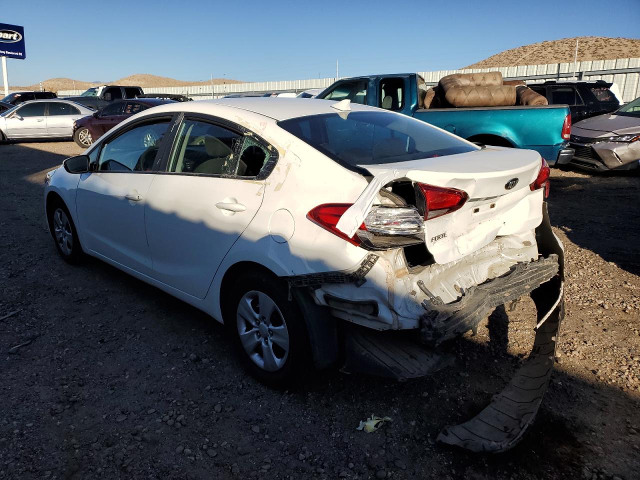 Изображение 2 2017 KIA FORTE LX 2017 с VIN 3KPFK4A77HE078074