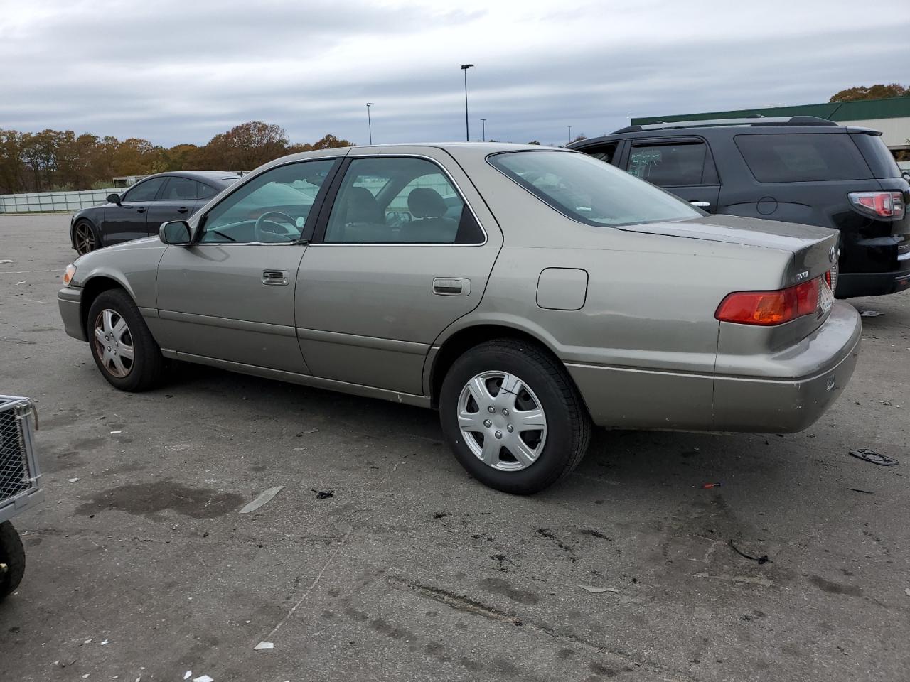 Изображение 2 2001 TOYOTA CAMRY CE 2001 с VIN 4T1BG28K81U029502