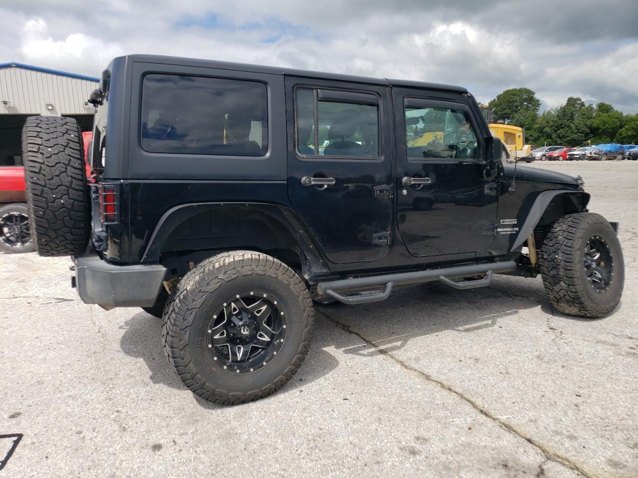 Image 3 of 2017 JEEP WRANGLER UNLIMITED SPORT 2017 with VIN 1C4BJWDG5HL532497