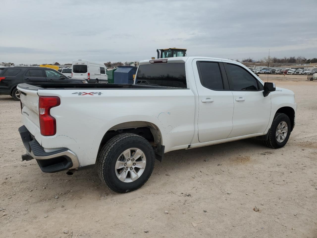 Image 3 of 2020 CHEVROLET SILVERADO K1500 LT 2020 with VIN 1GCRYDED3LZ253364