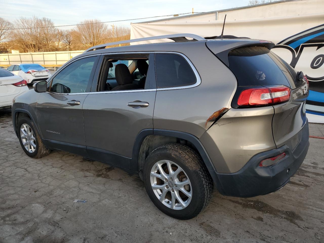 Obraz 2 z 2017 JEEP CHEROKEE LATITUDE 2017 z VIN 1C4PJLCB5HW535781