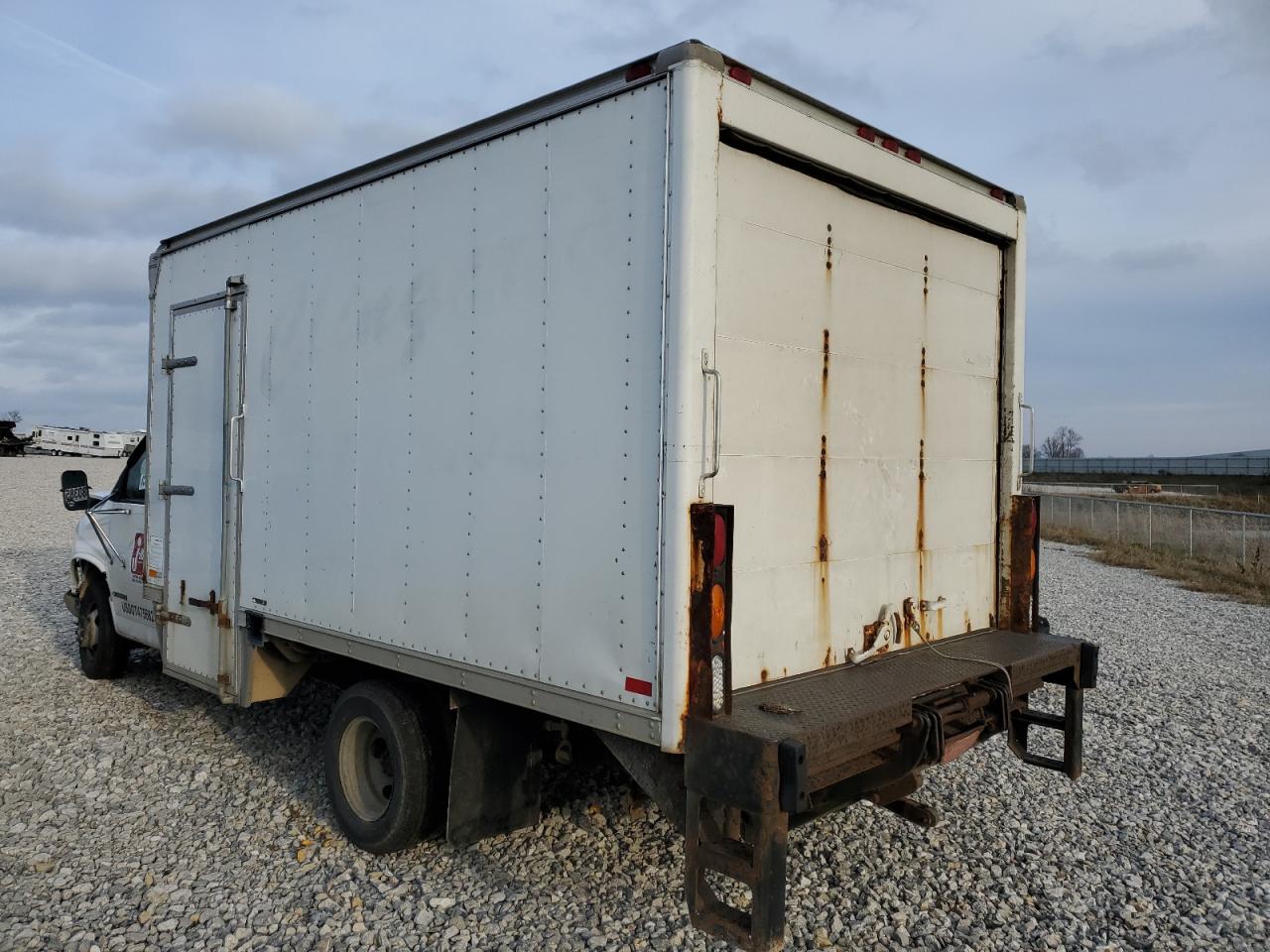 Image 3 of 2001 CHEVROLET EXPRESS CUTAWAY G3500 2001 with VIN 1GBJG31RX11203816