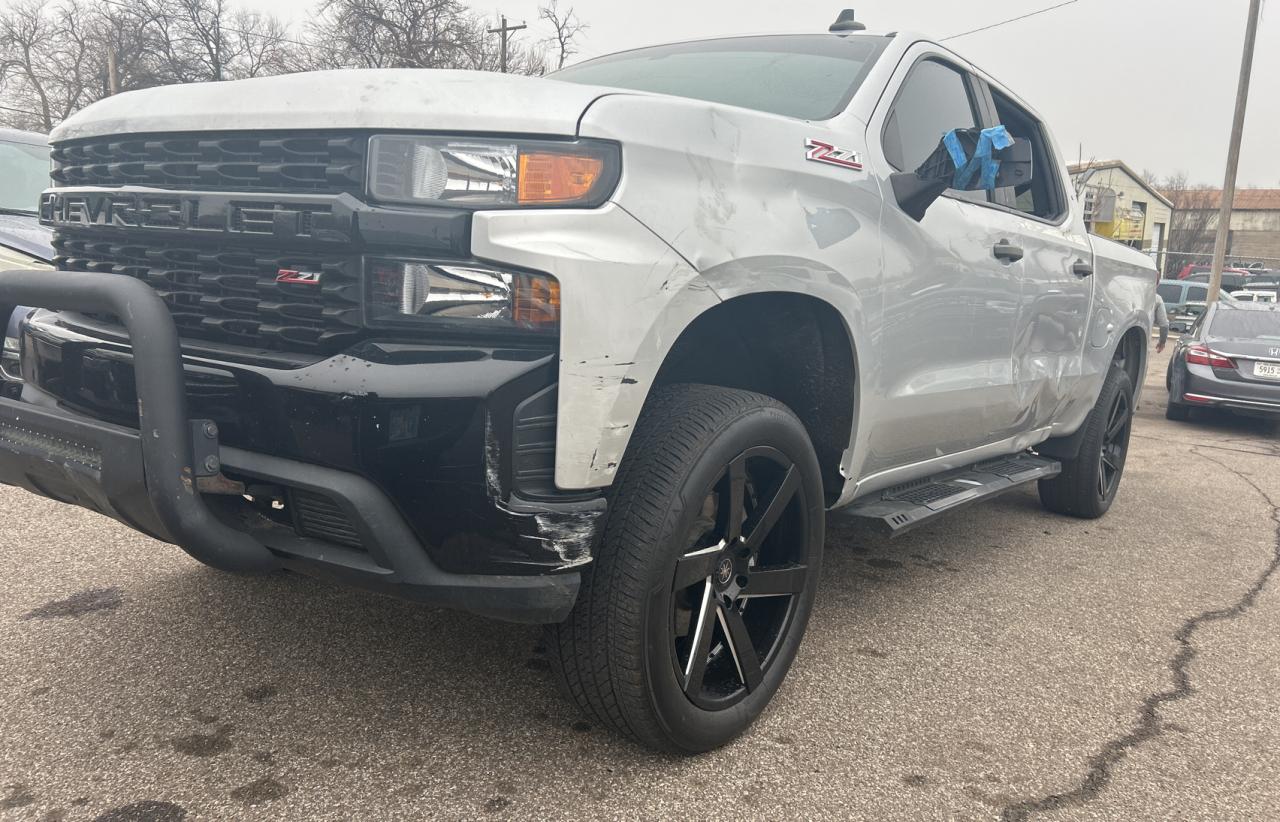 Image 2 of 2019 CHEVROLET SILVERADO K1500 TRAIL BOSS CUSTOM 2019 with VIN 1GCPYCEF2KZ354087