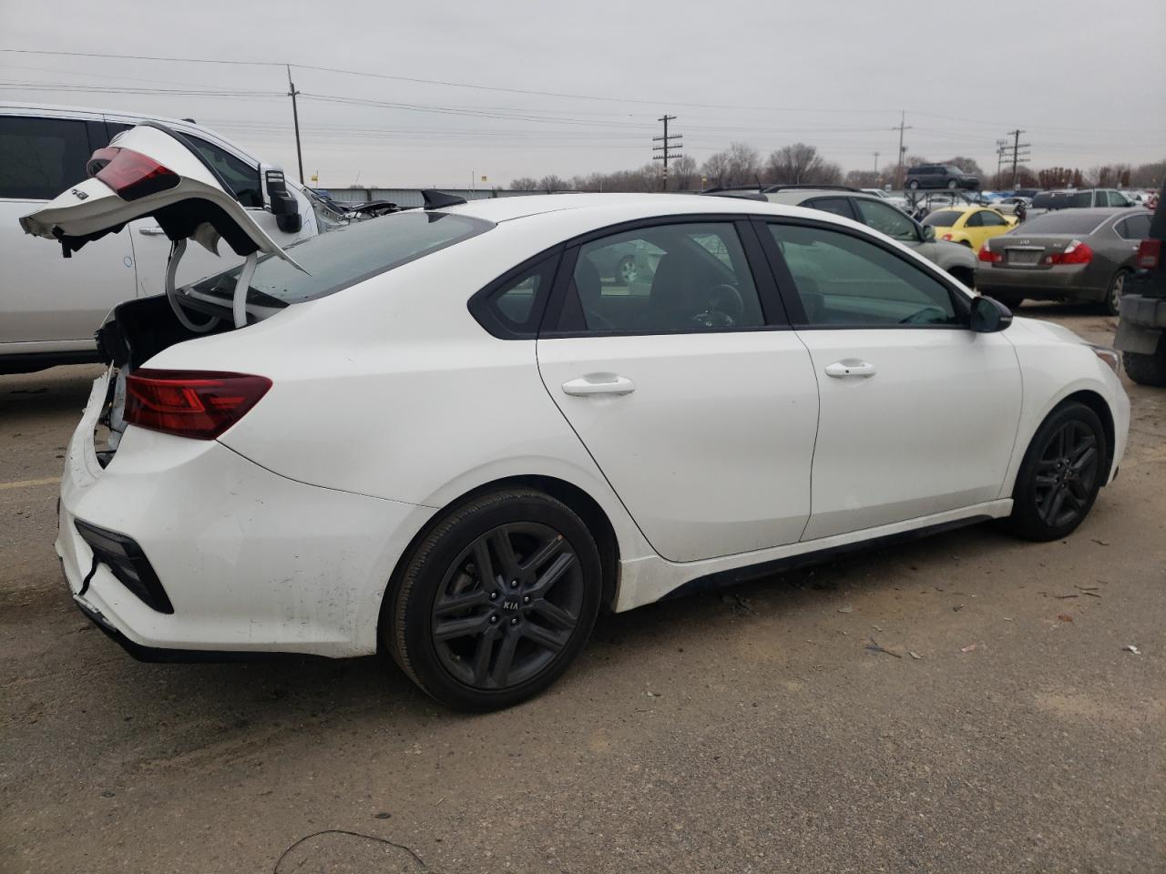Obraz 3 z 2020 KIA FORTE GT LINE 2020 z VIN 3KPF34AD6LE259811