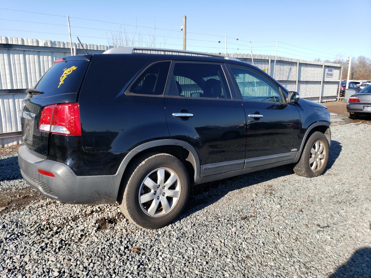 Image 3 of 2013 KIA SORENTO LX 2013 with VIN 5XYKTCA69DG385661