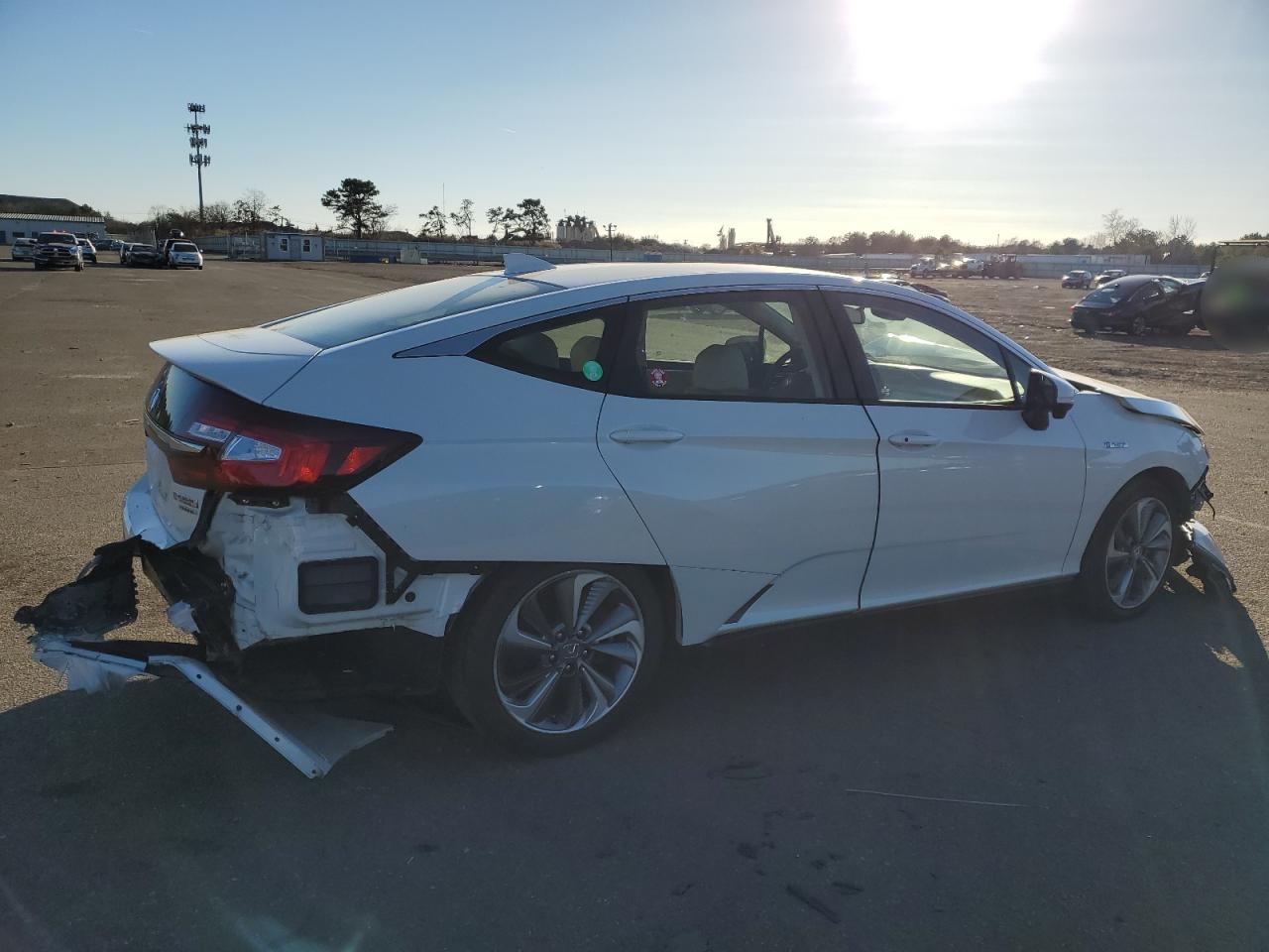 Obraz 3 z 2019 HONDA CLARITY TOURING 2019 z VIN JHMZC5F32KC000532