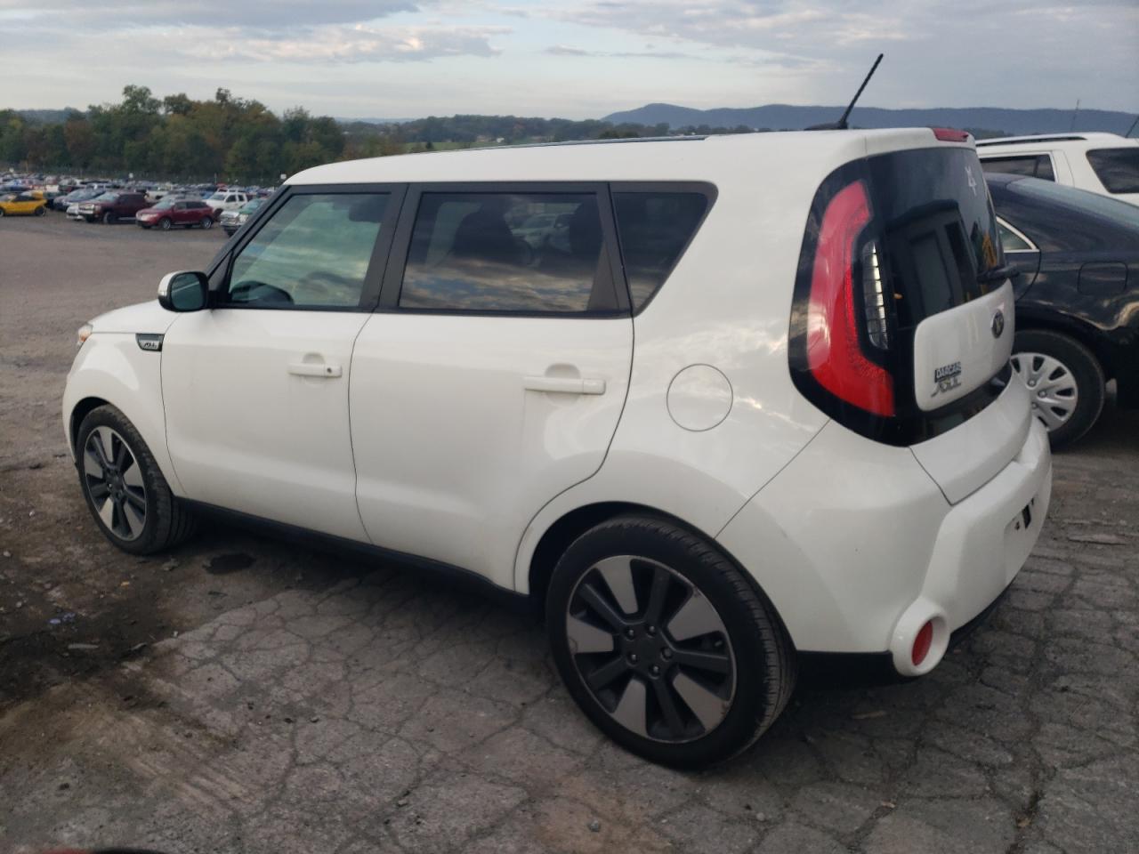 Изображение 2 2015 KIA SOUL ! 2015 с VIN KNDJX3A57F7141949