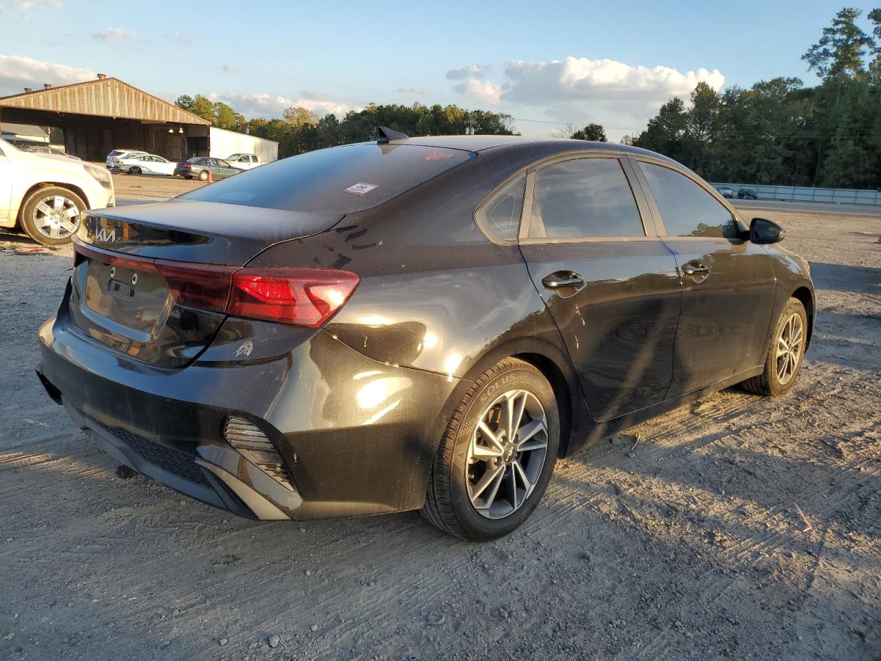Image 3 of 2023 KIA FORTE LX 2023 with VIN 3KPF24AD0PE513716
