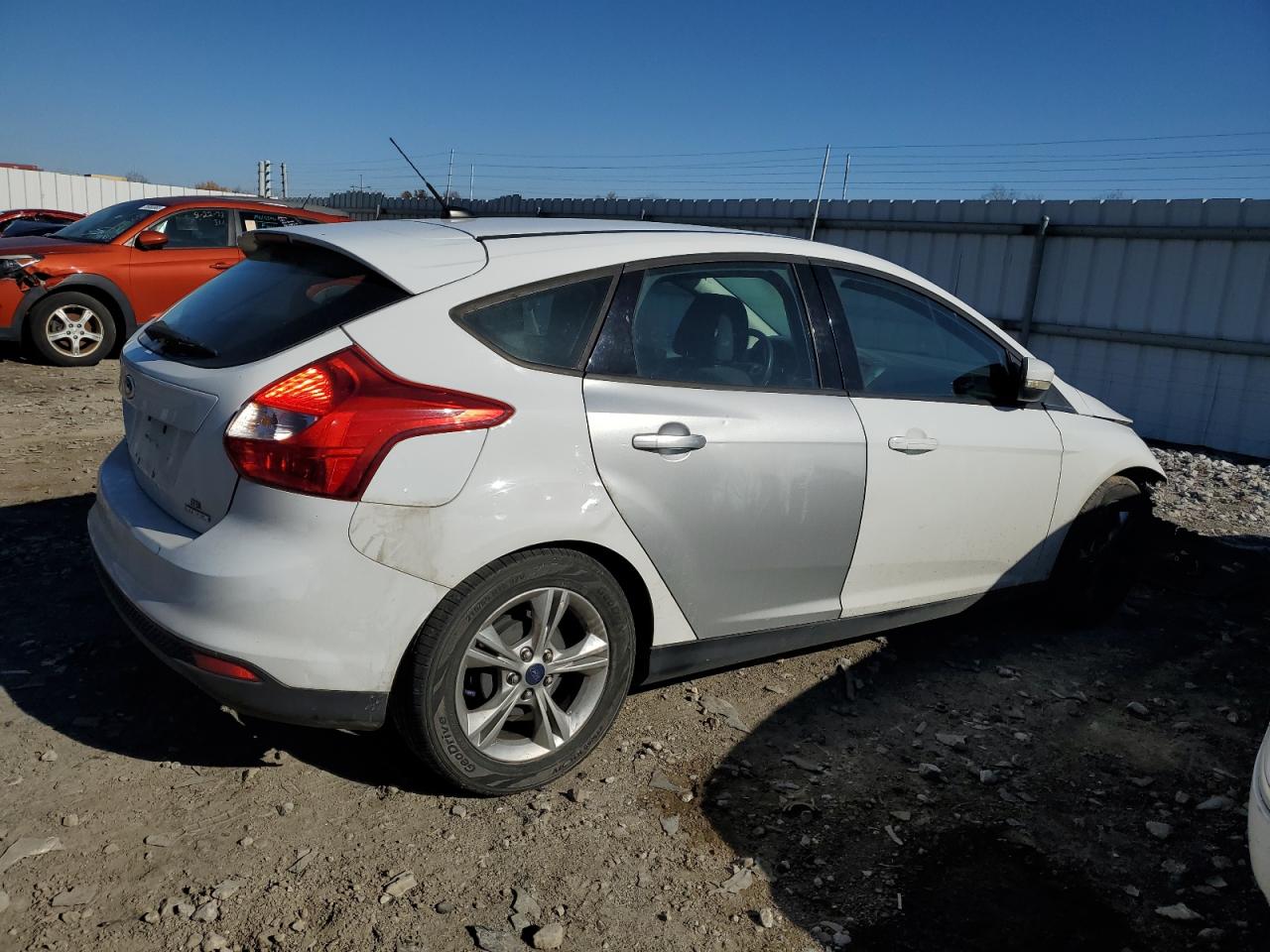 Image 3 of 2013 FORD FOCUS SE 2013 with VIN 1FADP3K24DL161300