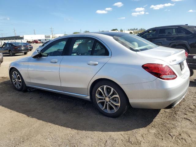 Obraz 2 z 2015 MERCEDES-BENZ C 300 2015 z VIN 55SWF4JB9FU045818