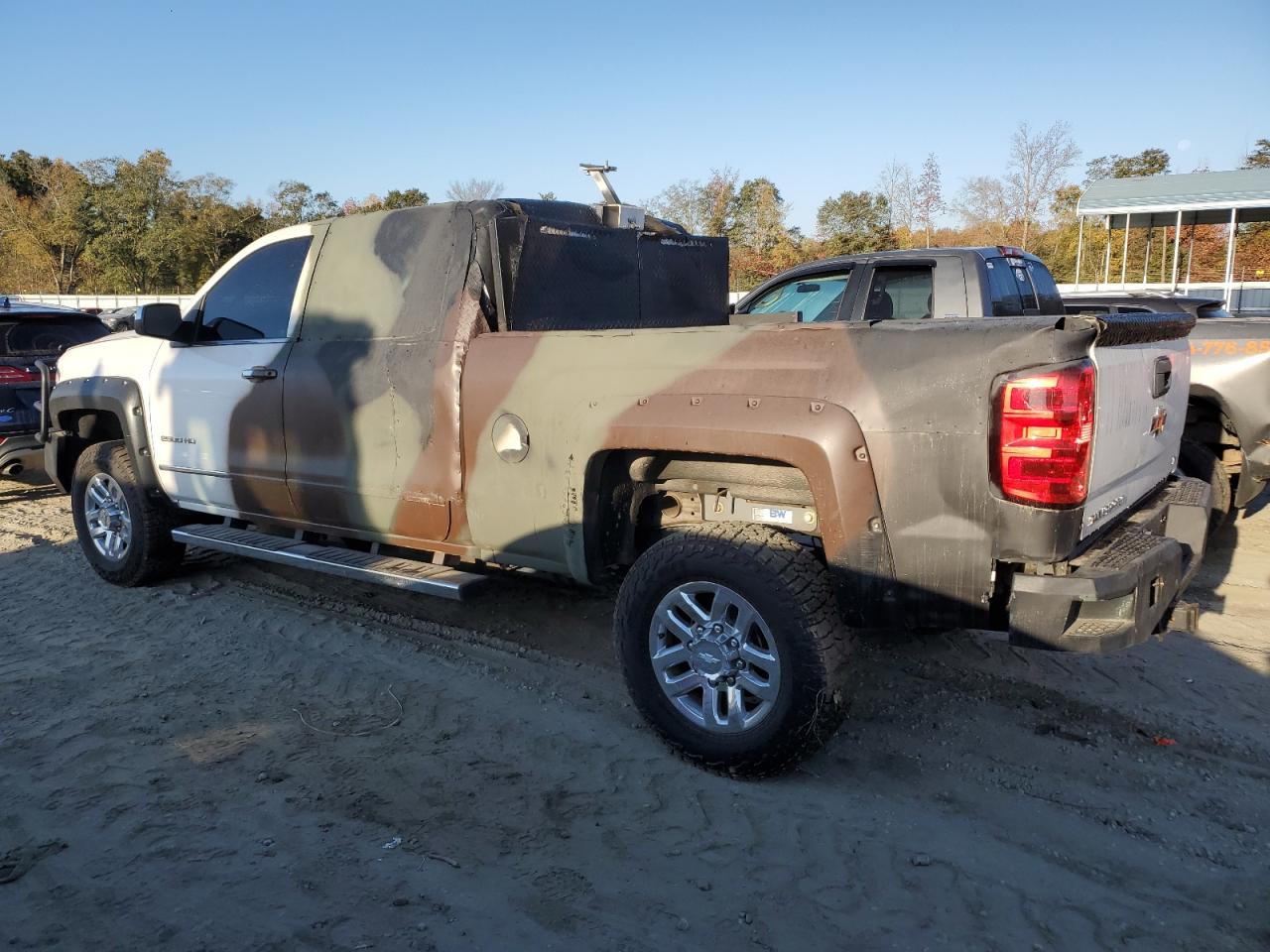 Image 2 of 2018 CHEVROLET SILVERADO K2500 HEAVY DUTY LTZ 2018 with VIN 1GC1KWEY9JF185132