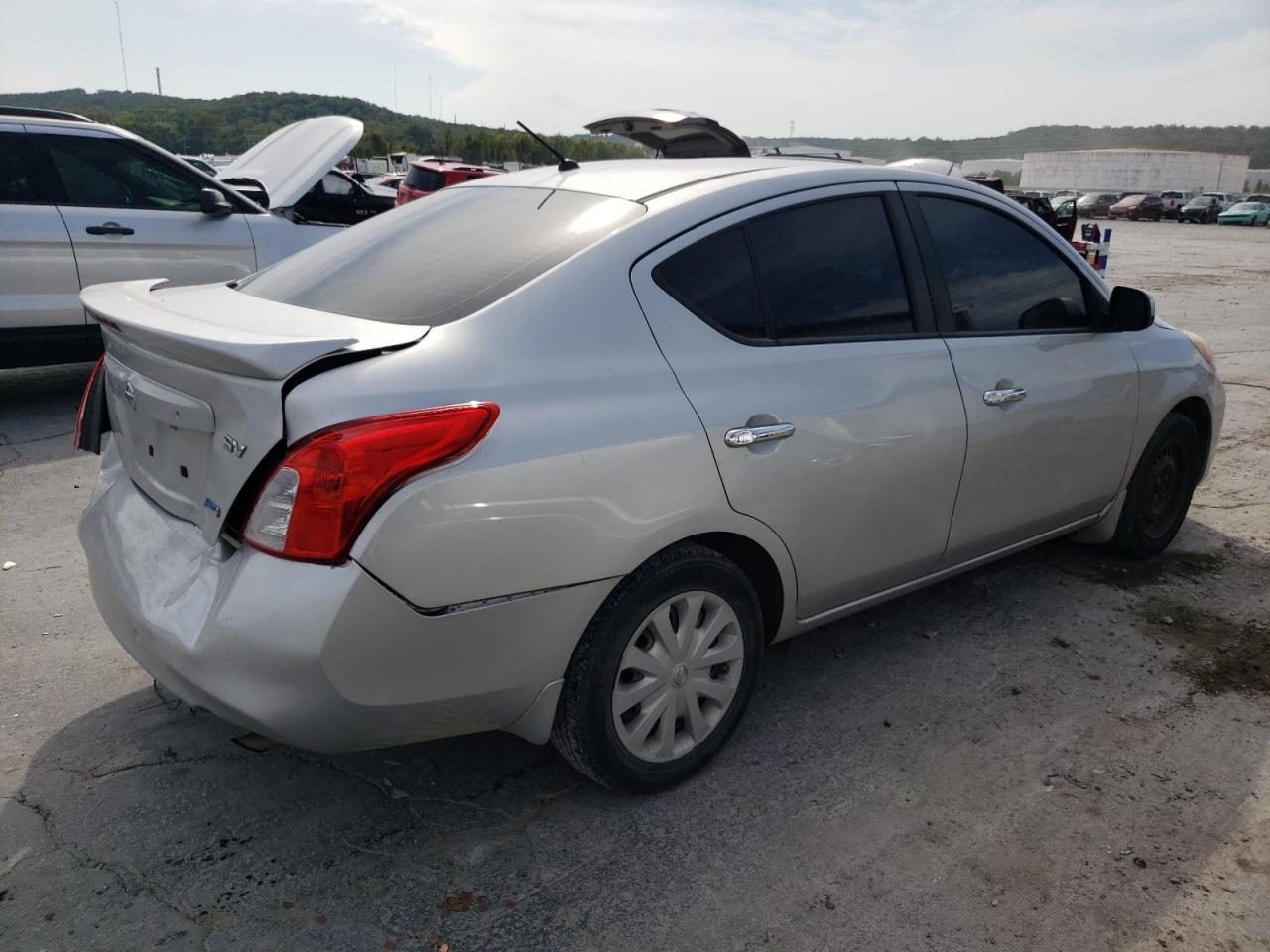 Изображение 3 2013 NISSAN VERSA S 2013 с VIN 3N1CN7AP9DL844634