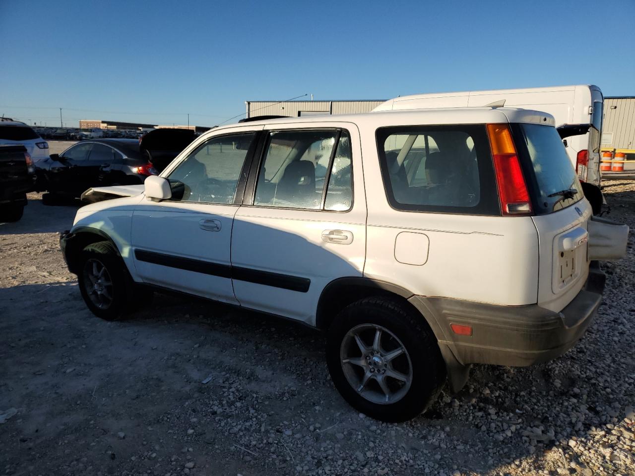 Image 2 of 2000 HONDA CR-V EX 2000 with VIN JHLRD1866YC020017
