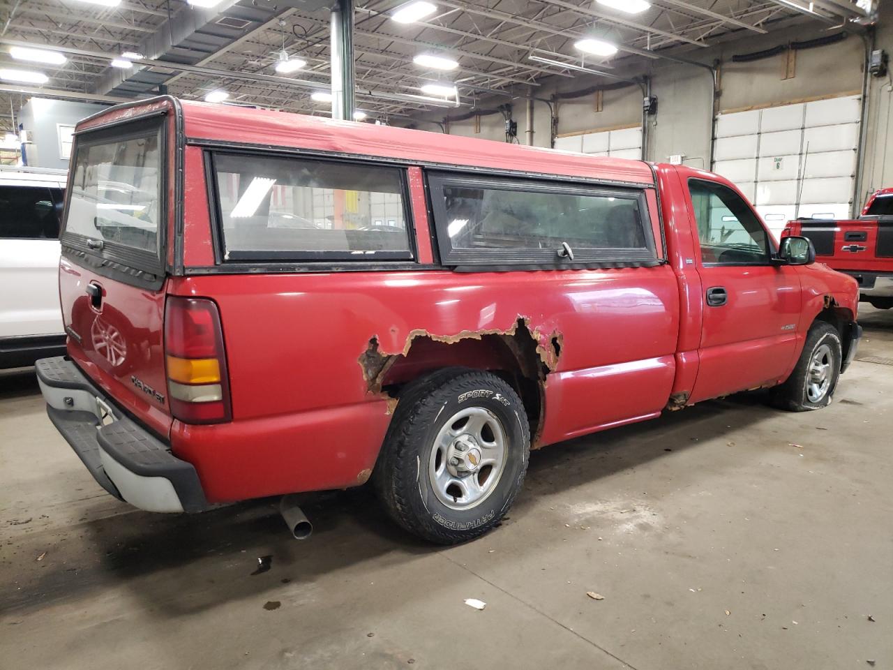 Image 3 of 2001 CHEVROLET SILVERADO C1500 2001 with VIN 1GCEC14W31Z219999
