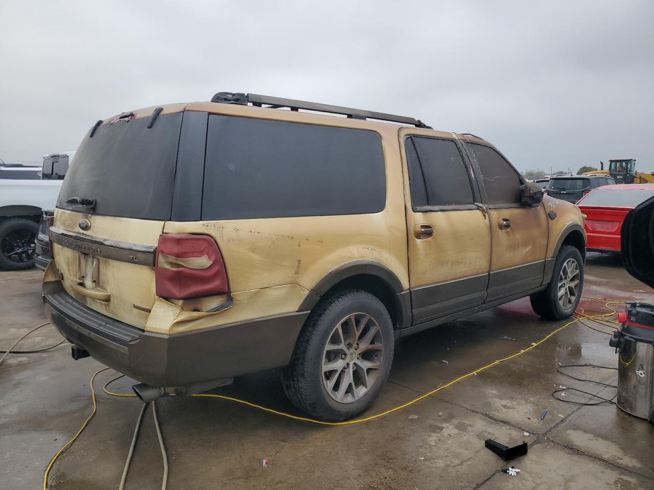 Image 3 of 2016 FORD EXPEDITION EL XLT 2016 with VIN 1FMJK1JT9GEF20428