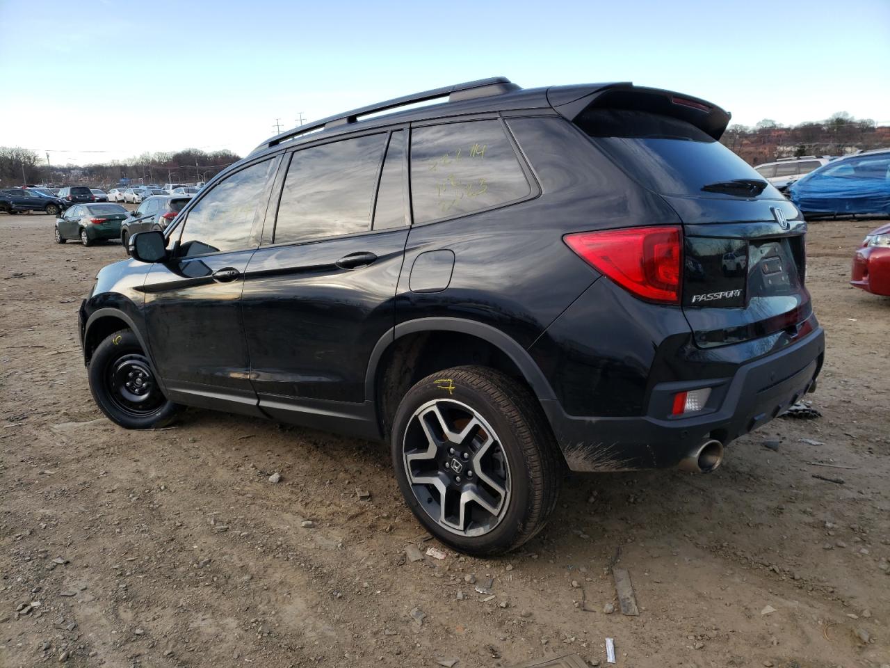 Image 2 of 2022 HONDA PASSPORT ELITE 2022 with VIN 5FNYF8H08NB014788