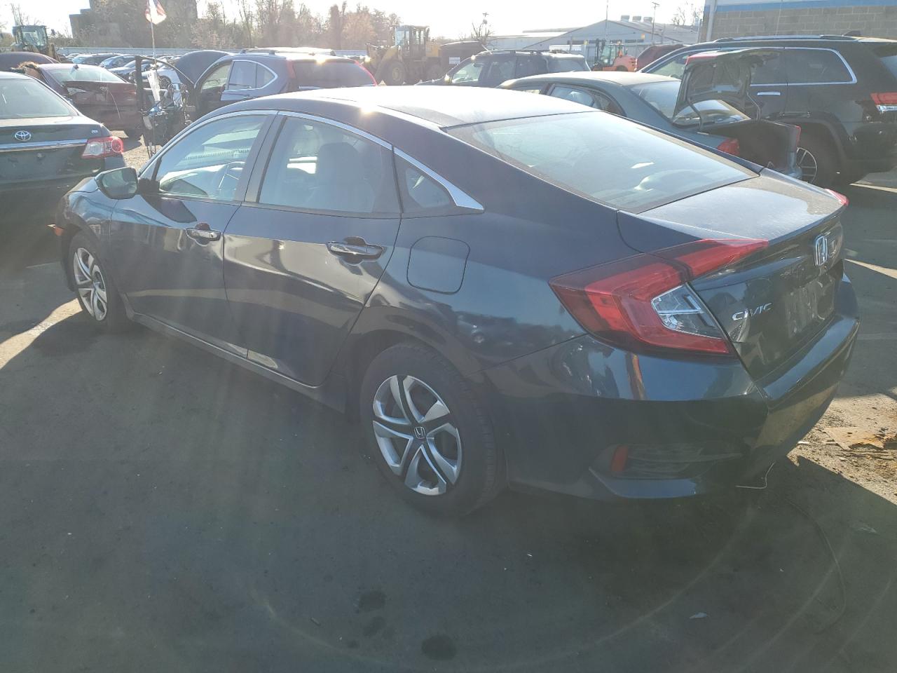 Obraz 2 z 2017 HONDA CIVIC LX 2017 z VIN 19XFC2F56HE228104