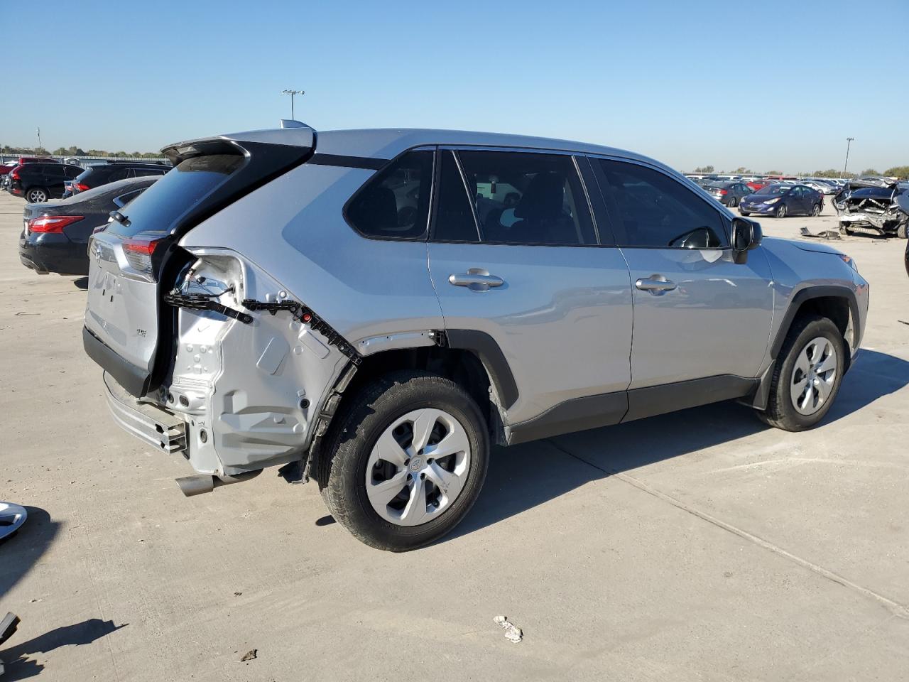 Obraz 3 z 2022 TOYOTA RAV4 LE 2022 z VIN 2T3H1RFV0NC213557