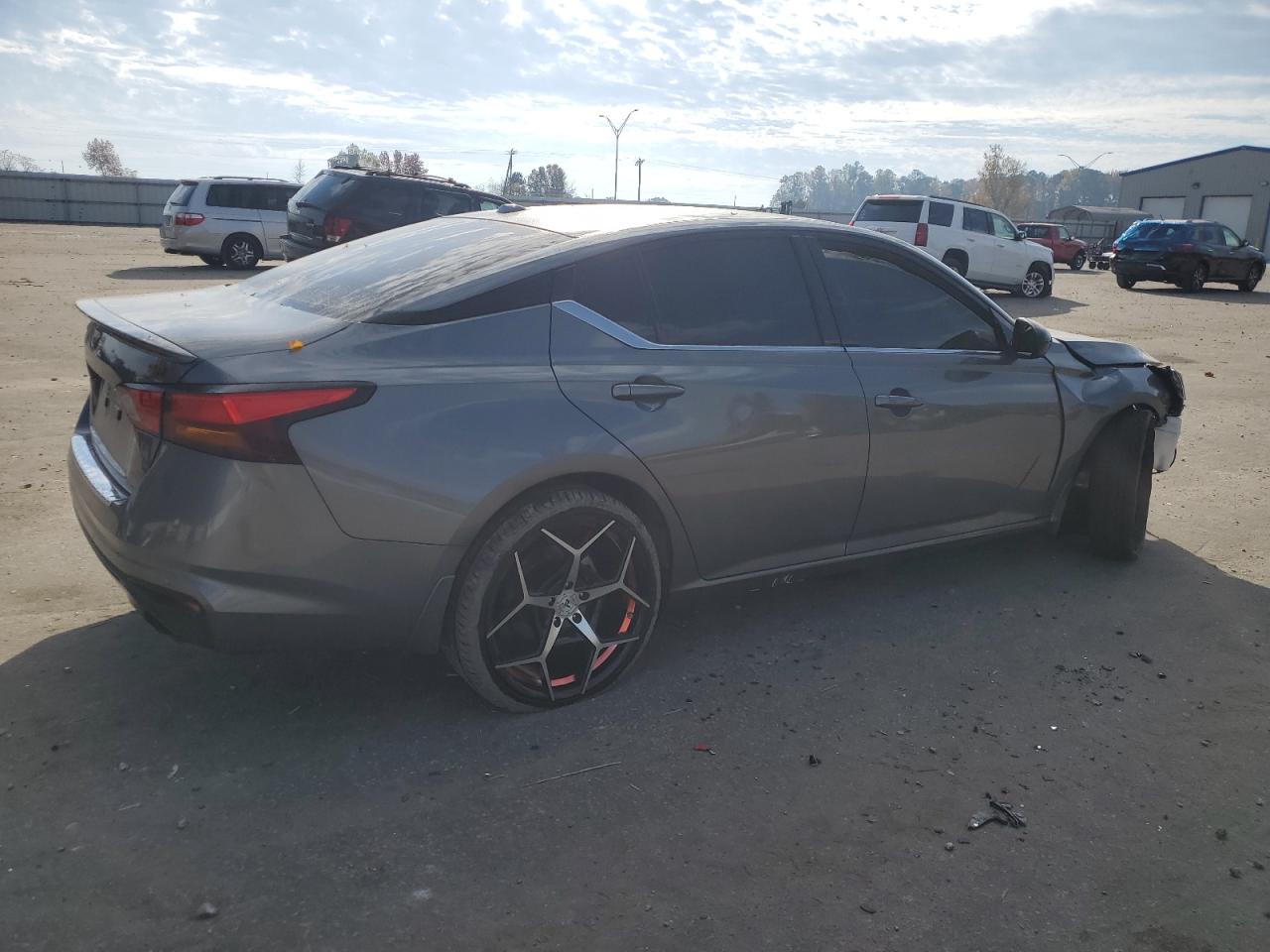 Изображение 3 2023 NISSAN ALTIMA SR 2023 с VIN 1N4BL4CV8PN303755