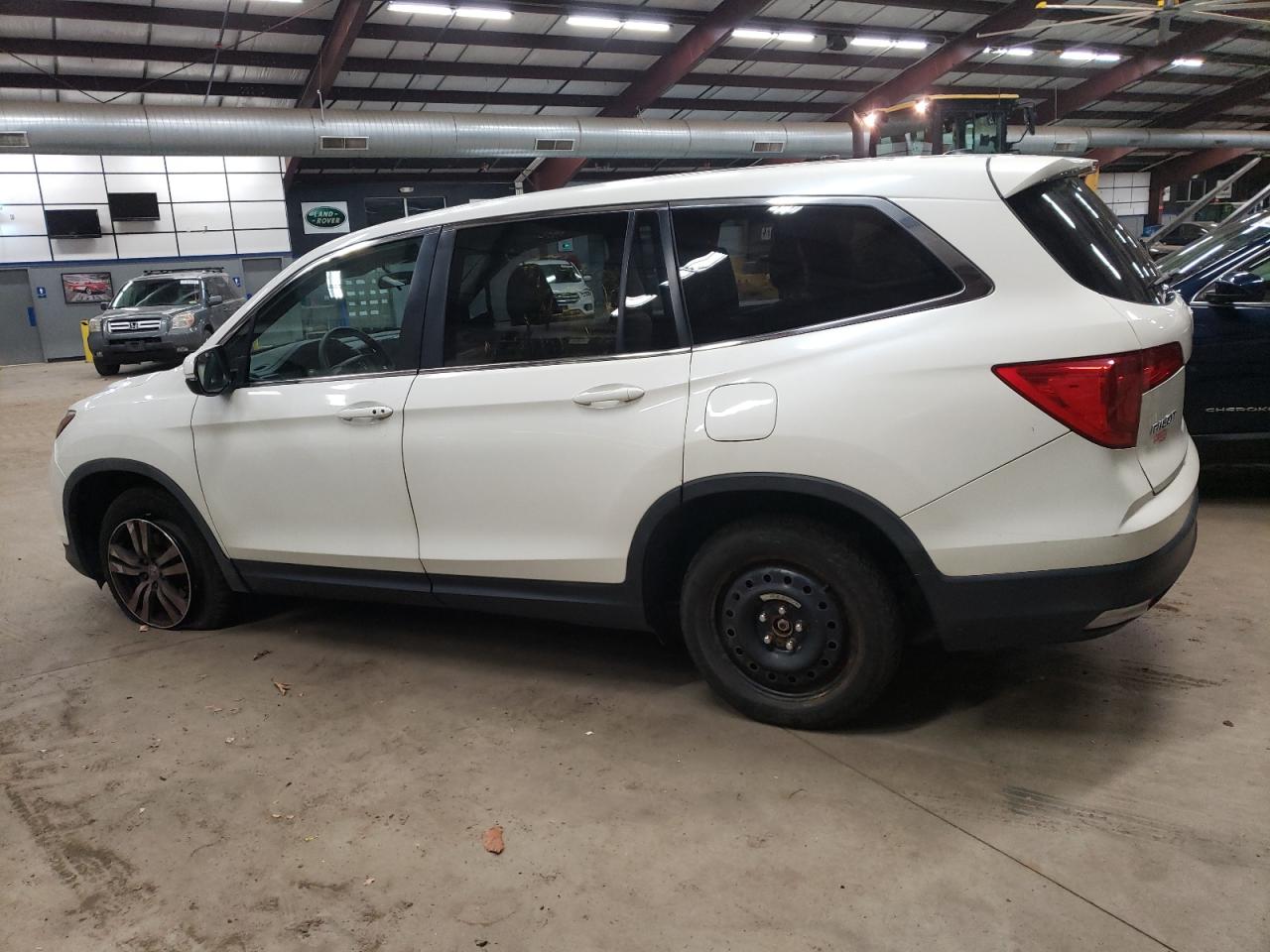 Image 2 of 2016 HONDA PILOT EX 2016 with VIN 5FNYF6H39GB010959