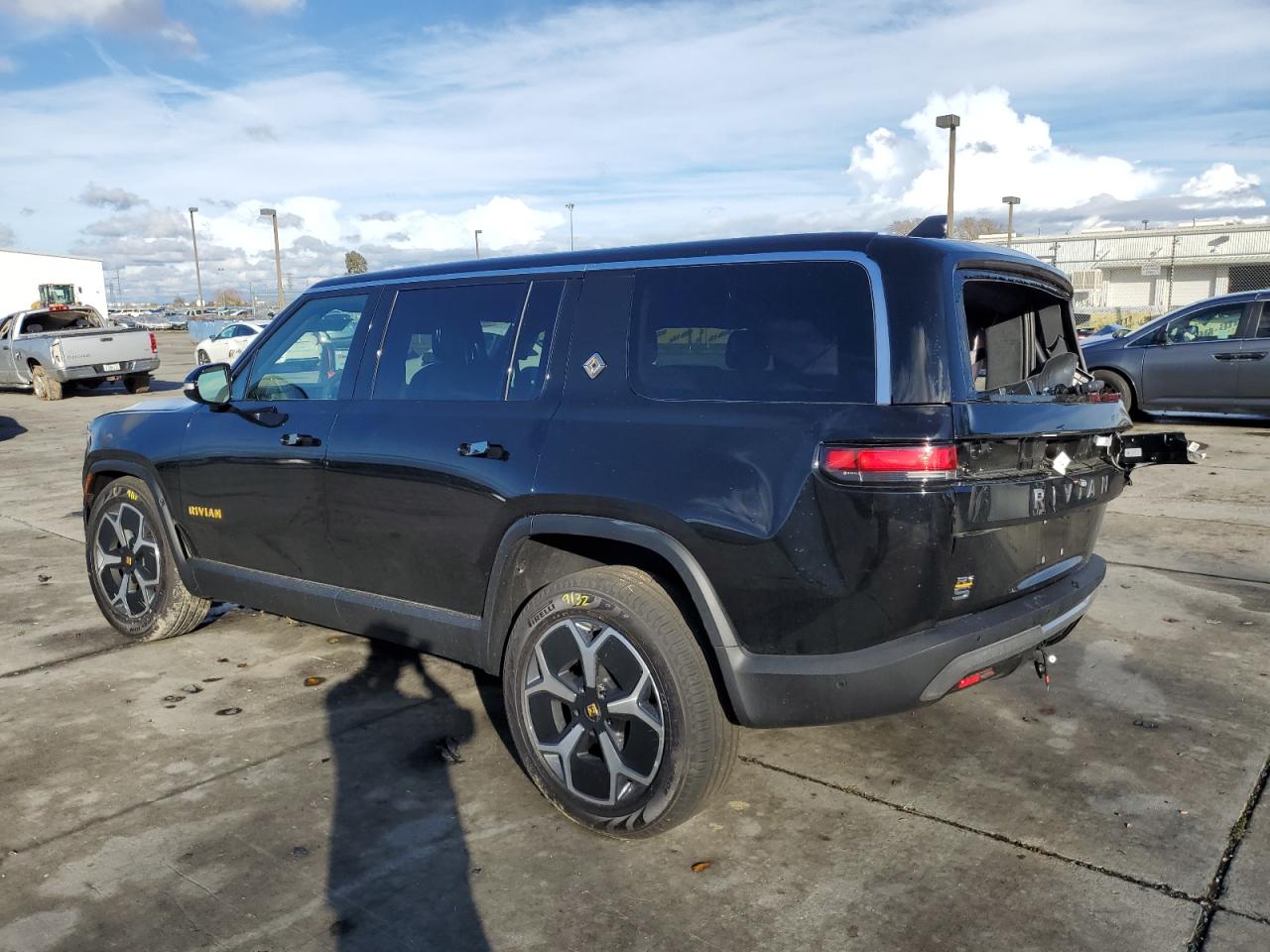 Изображение 2 2023 RIVIAN R1S ADVENTURE 2023 с VIN 7PDSGABAXPN024487